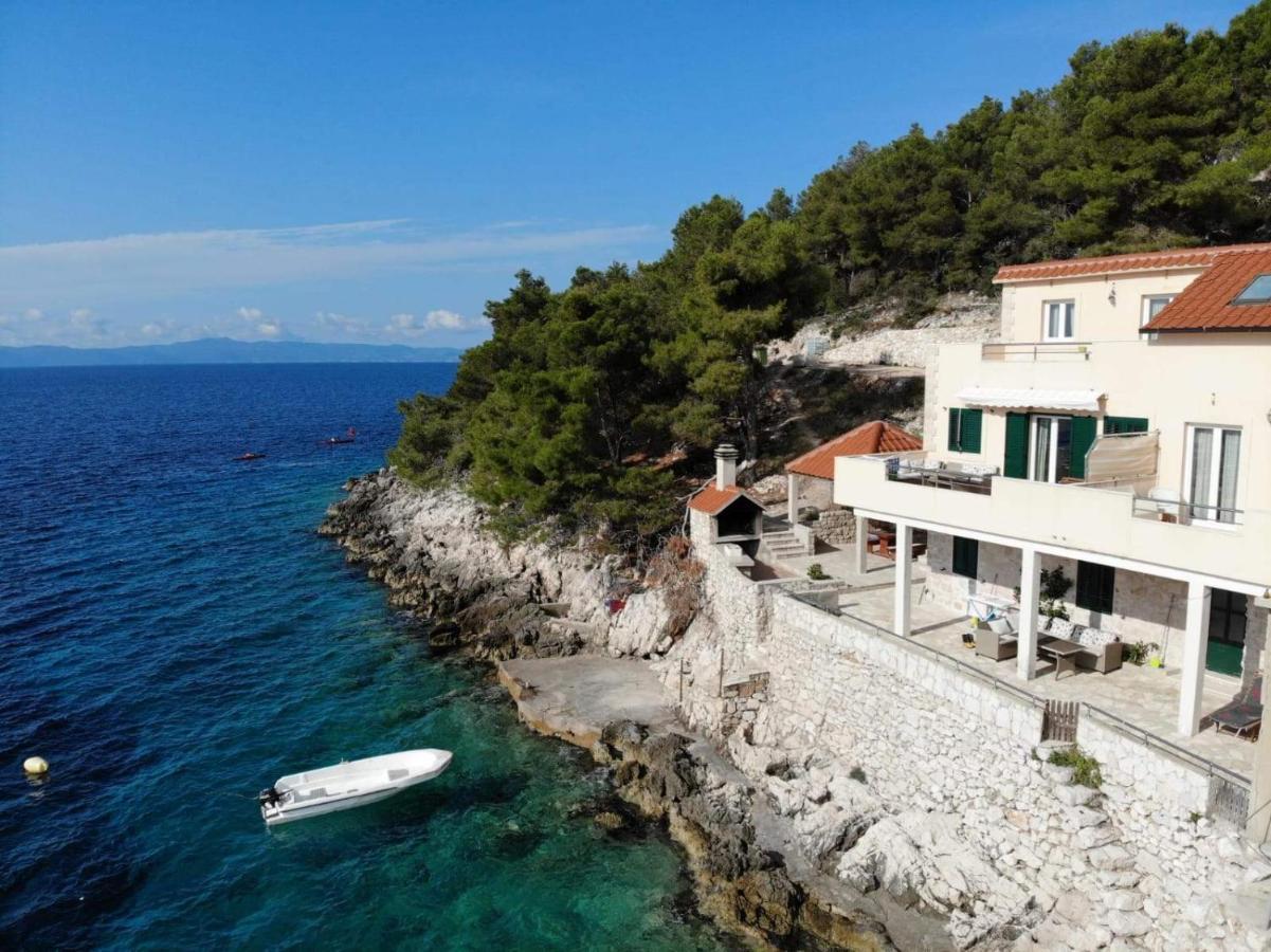 Robinson Medvidna Hvar * Zastražišće